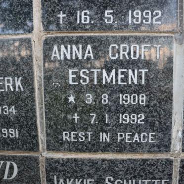 ESTMENT Anna Croft 1908-1992