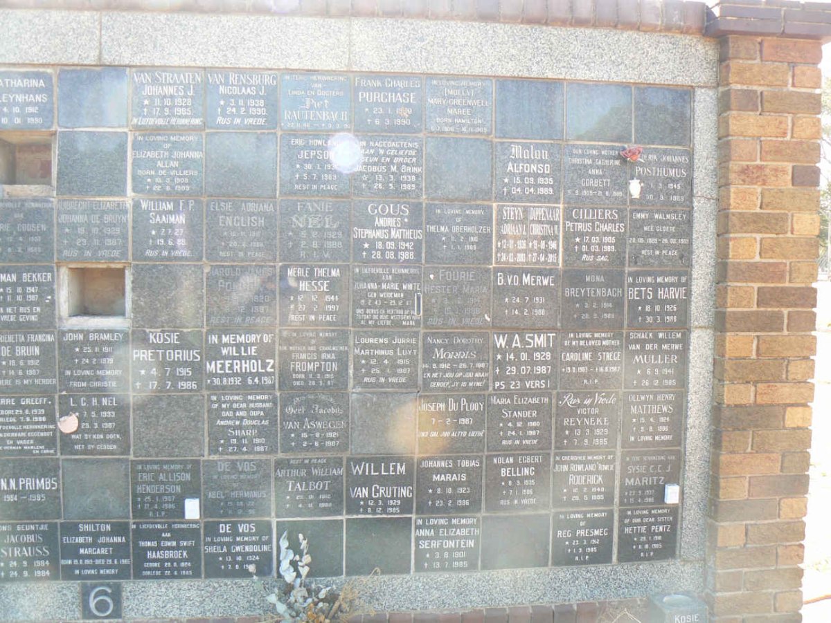 10. Gedenkmuur / Memorial wall _10