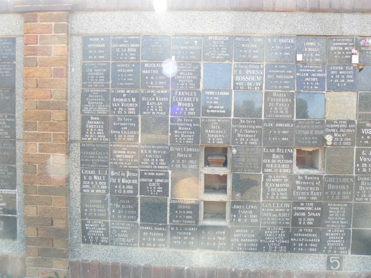 11. Gedenkmuur / Memorial wall _11