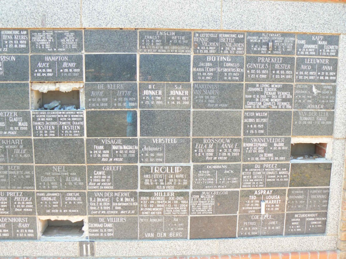25. Gedenkmuur / Memorial wall _25