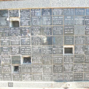 02. Gedenkmuur / Memorial wall _2