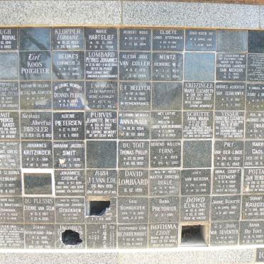 01. Gedenkmuur / Memorial wall _1