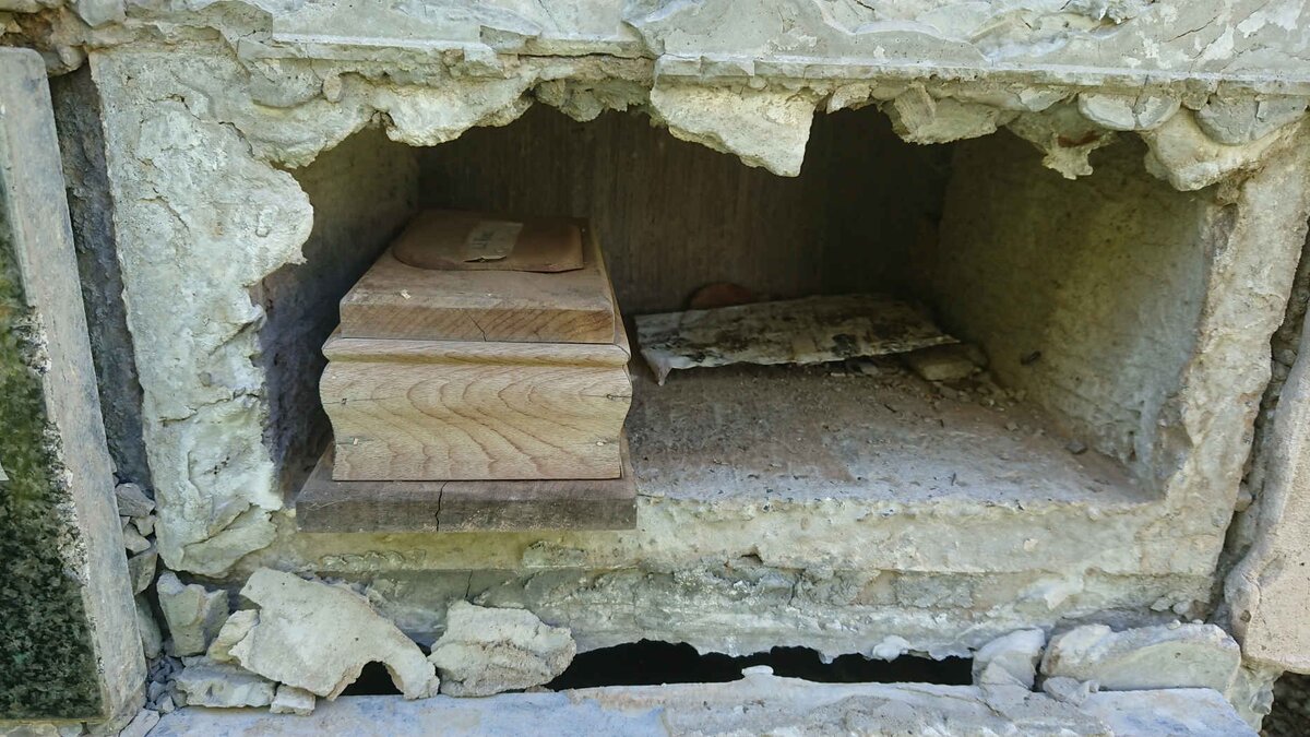 8. Vandalism / Vandalisme