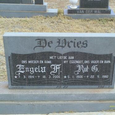 VRIES Rut G., de 1906-1982 &amp; Engela F. 1914-2006