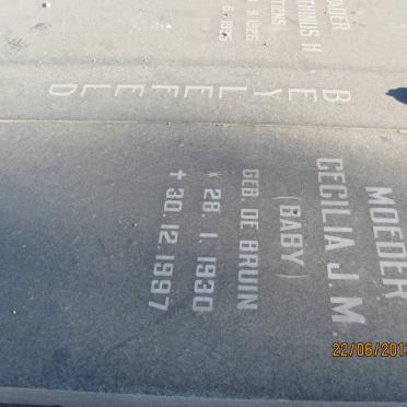 BEYLEFELD Cecilia J.M. nee DE BRUIN 1930-1997