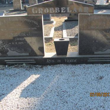 GROBBELAAR Hendrik J. 1928- &amp; Anna D. 1929-2007