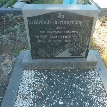 SAUNDERS Susie -1969