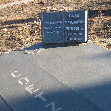 COETZER Isak Jacobus 191?-1994 &amp; Rachel Margaretha Petronella 1919-2001