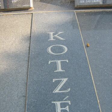 KOTZÉ Jacobus Cornelis Emile 1905-1979 &amp; Flolinda Amy CASTIGNANI 1905-2001