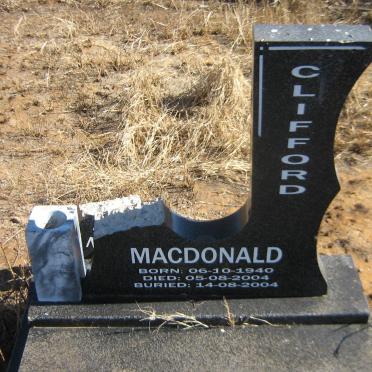 MACDONALD Clifford 1940-2004