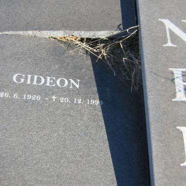 NEL Gideon 1926-1994 &amp; Esther 1929-2011