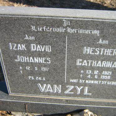 ZYL Izak David Johannes, van 1917- &amp; Hesther Catharina 1921-1998