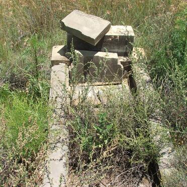Free State, DEWETSDORP district, Unknown farm cemetery 32