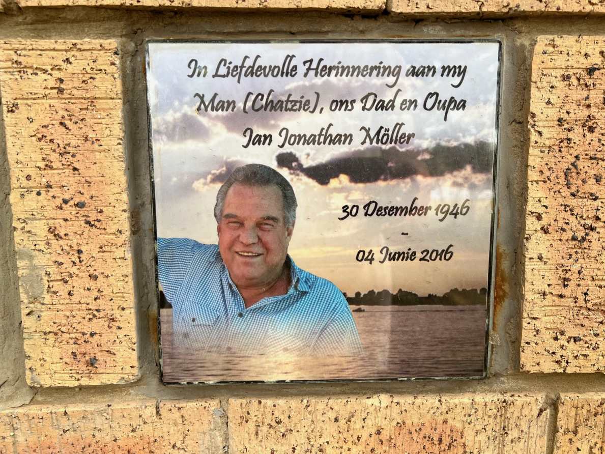 MOLLER Jan Jonathan 1946-2016