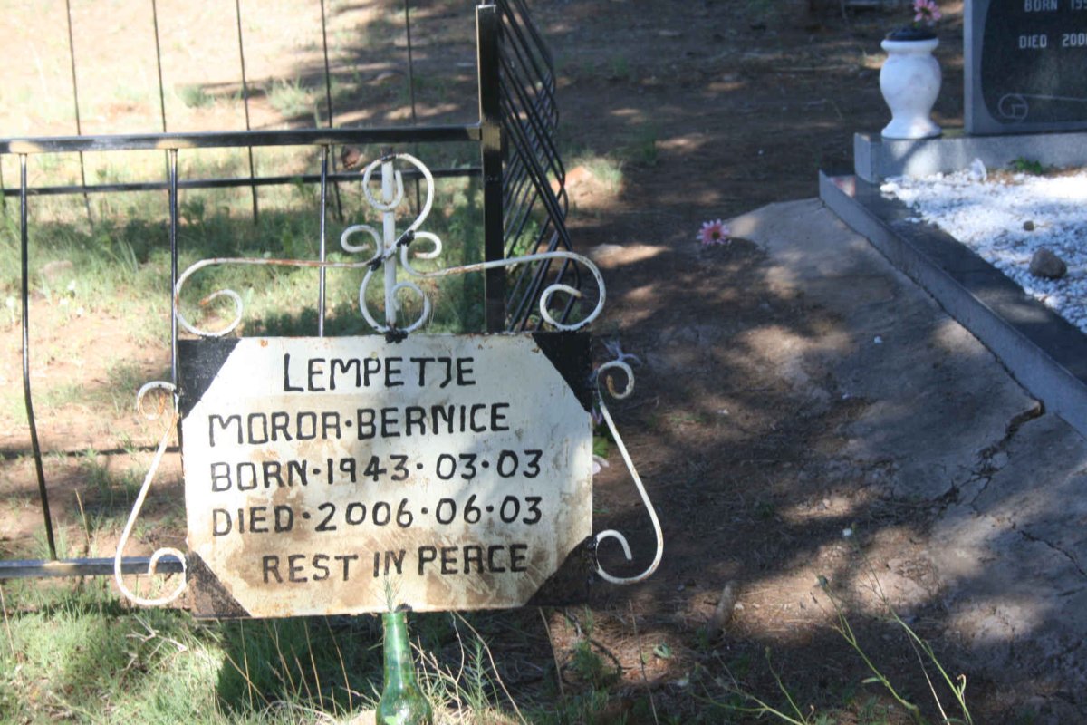 LEMPETJE Moroa Bernice 1943-2006