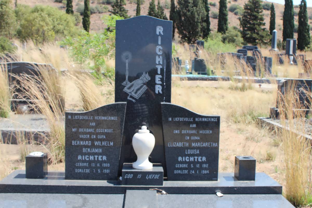 RICHTER Bernard Wilhelm Benjamin 1909-1981 &amp; Elizabeth Margaretha Louisa 1912-1984