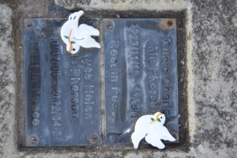 McPHERSON Denis Charles 1923-1988 &amp; Joyce Helen 19?0-2002