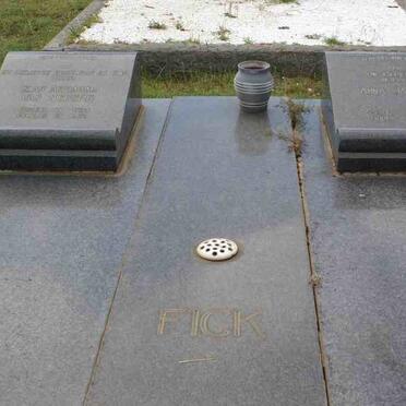 FICK Izak Abraham van Niekerk 1894-1962 &amp; Anna Jacoba 1896-