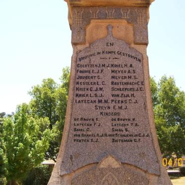05. Memorial plaque / Gedenkplaat - Vroue en kinders in kampe gesterf