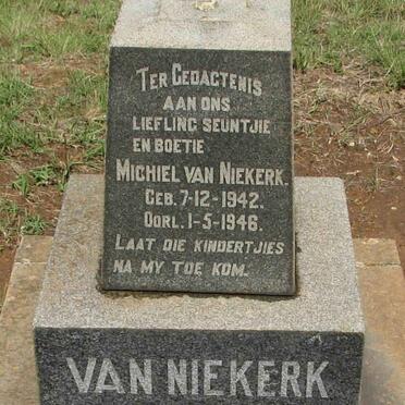 NIEKERK Michiel, van 1942-1946