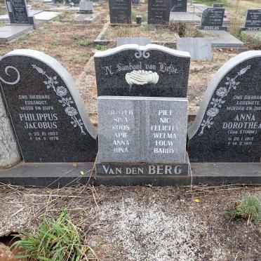 BERG Philippus Jacobus, van den 1907-1978 & Anna Dorothea STORM 1913-1971
