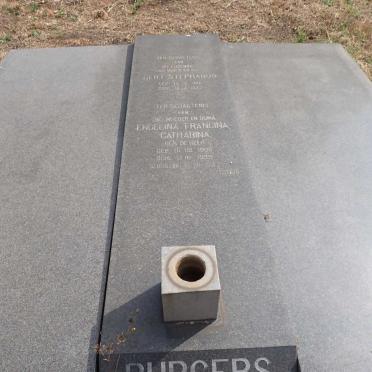 BURGERS Gert Stephanus 1901-1973 & Engelina Francina Catharina DE BEER 1908-1999_2