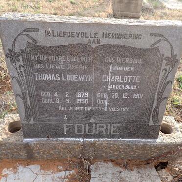 FOURIE Thomas Lodewyk 1879-1956 & Charlotte VAN DER BERG 1901-