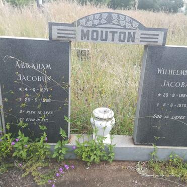 MOUTON Abraham Jacobus 1877-1968 &amp; Wilhelmina Jacoba 1884-1970