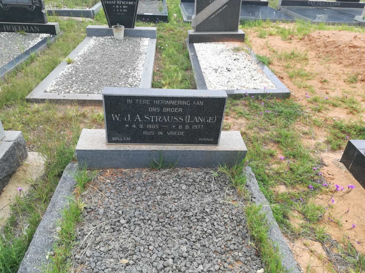 STRAUSS W.J.A. 1905-1977