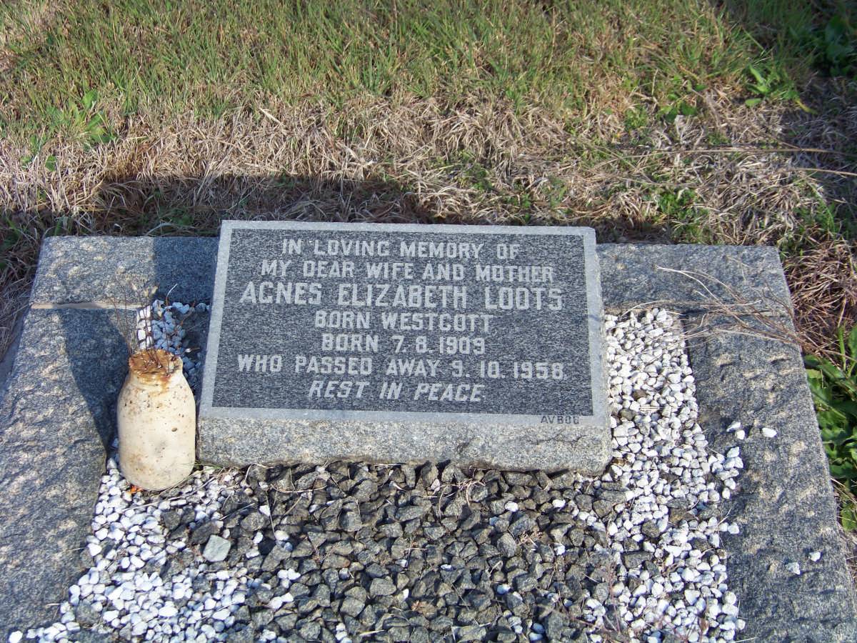 LOOTS Agnes Elizabeth nee WESTCOTT 1909-1958