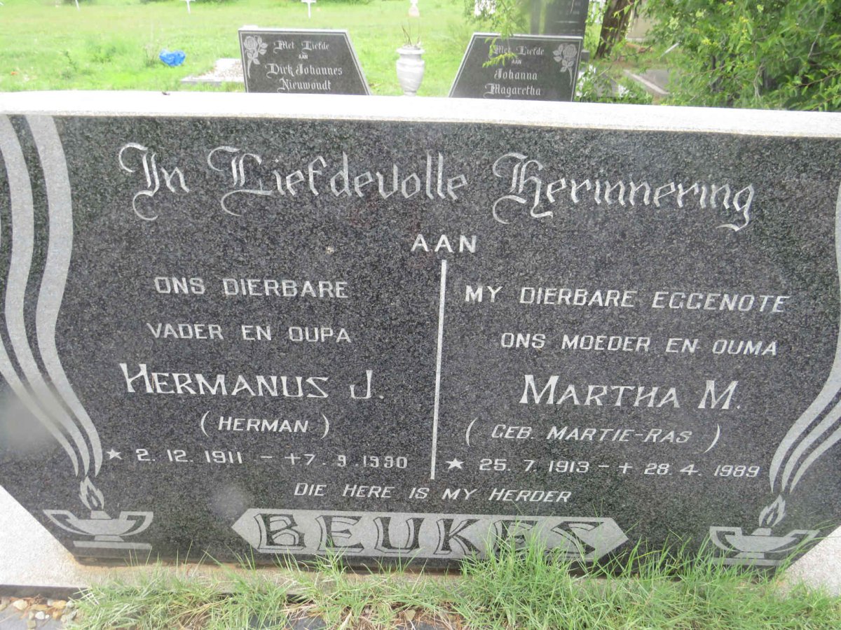 BEUKES Hermanus J. 1911-1990 &amp; Martha M. RAS 1913-1989