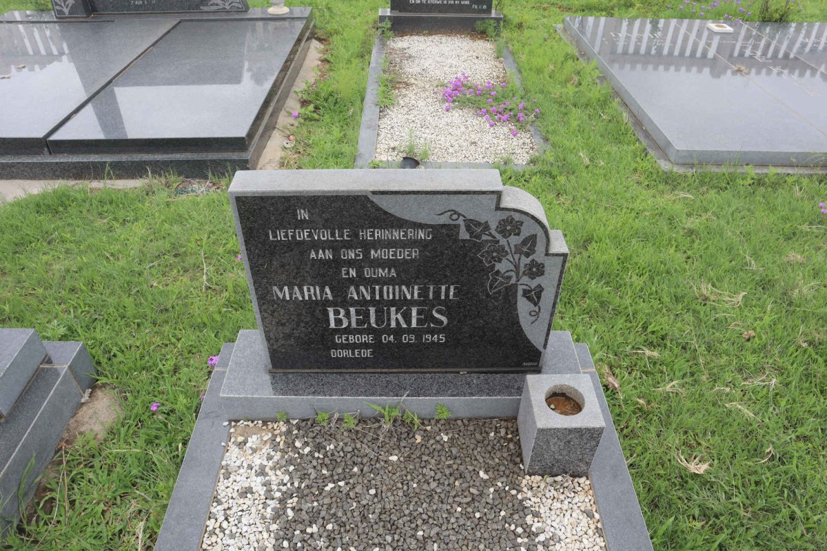 BEUKES Maria Antoinette 1945-