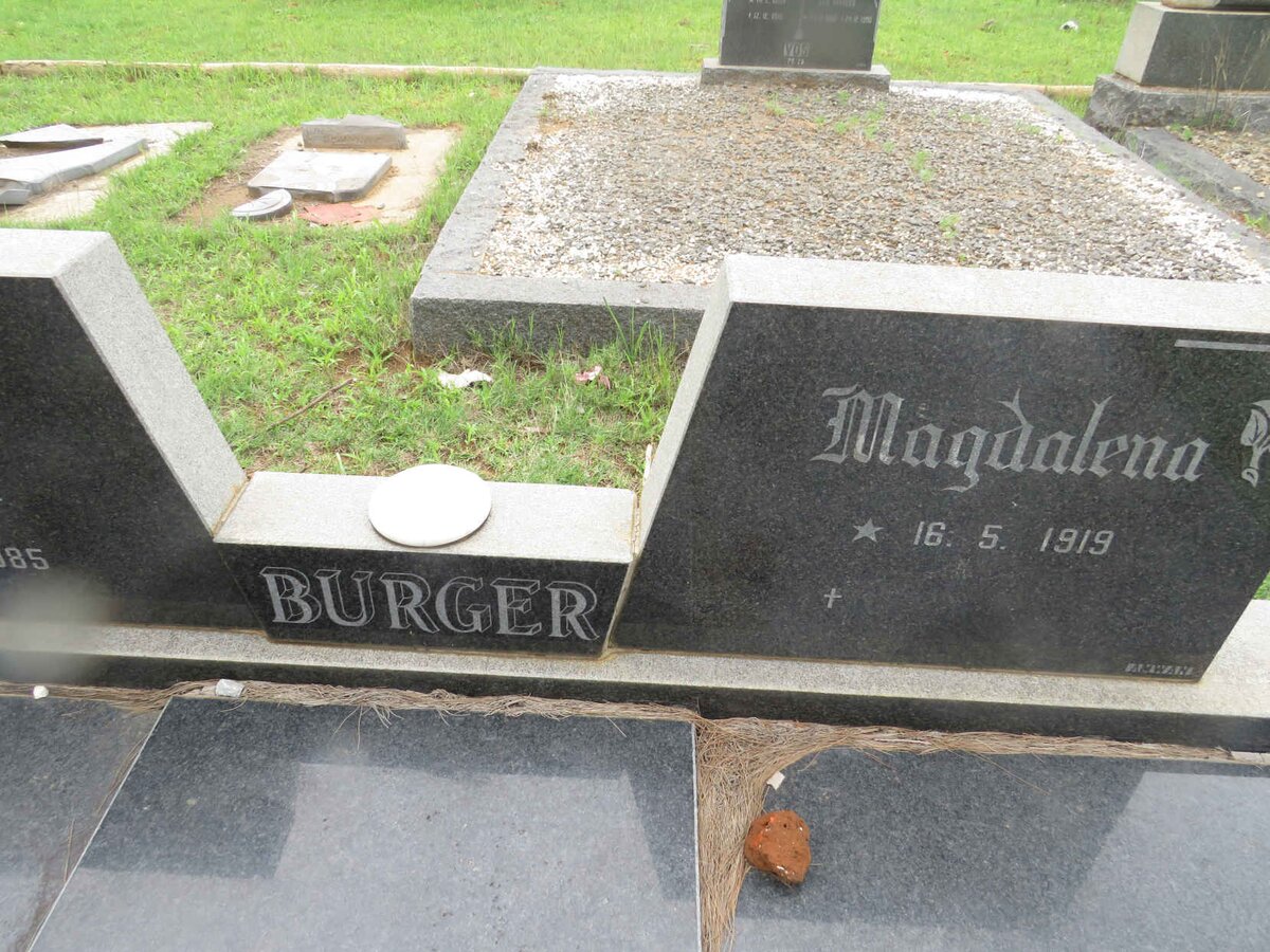 BURGER  Charl 1912-1985 &amp; Magdalena 1919-