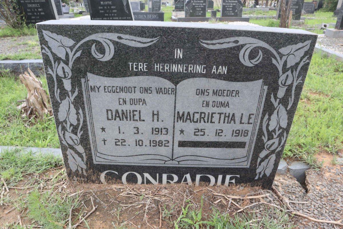CONRADIE Daniel H. 1913-1982 &amp; Magrietha L.E. 1918-
