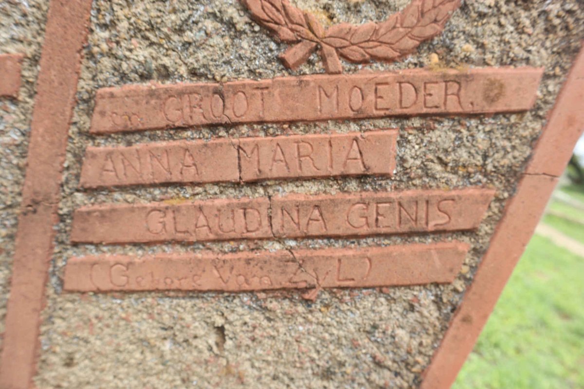 GENIS Pieter &amp; Anna Maria Glaudina VAN ZYL