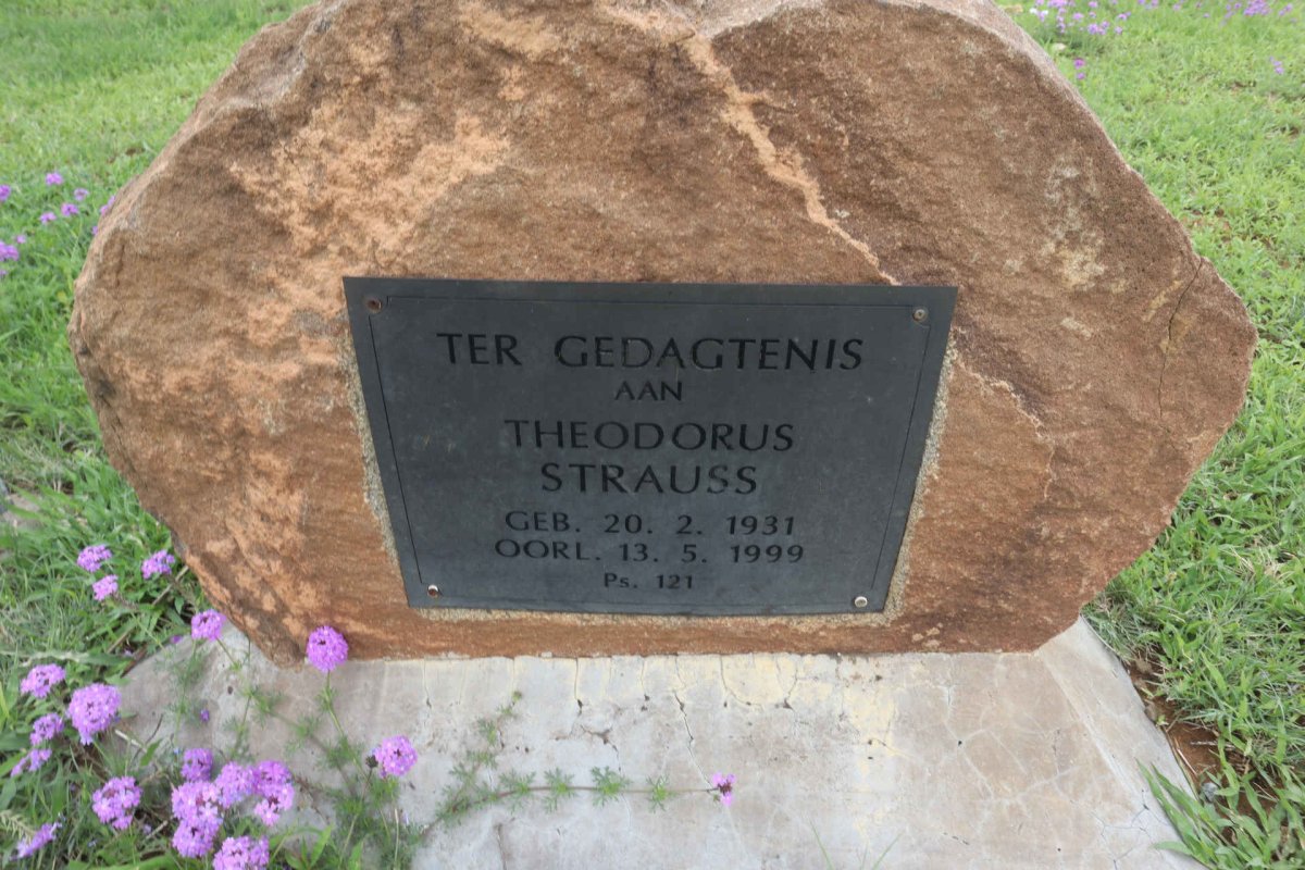 STRAUSS Theodorus 1931-1999