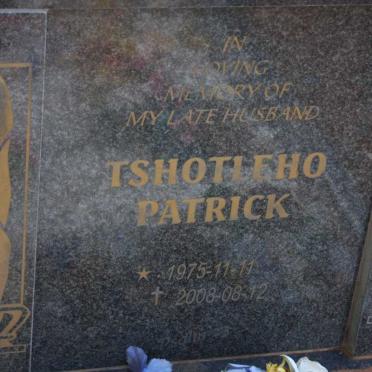 TSHOTLEHO Patrick 1975-2008