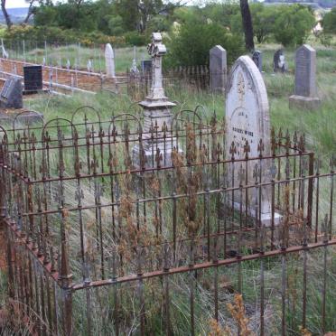 1. Overview with British memorial in background