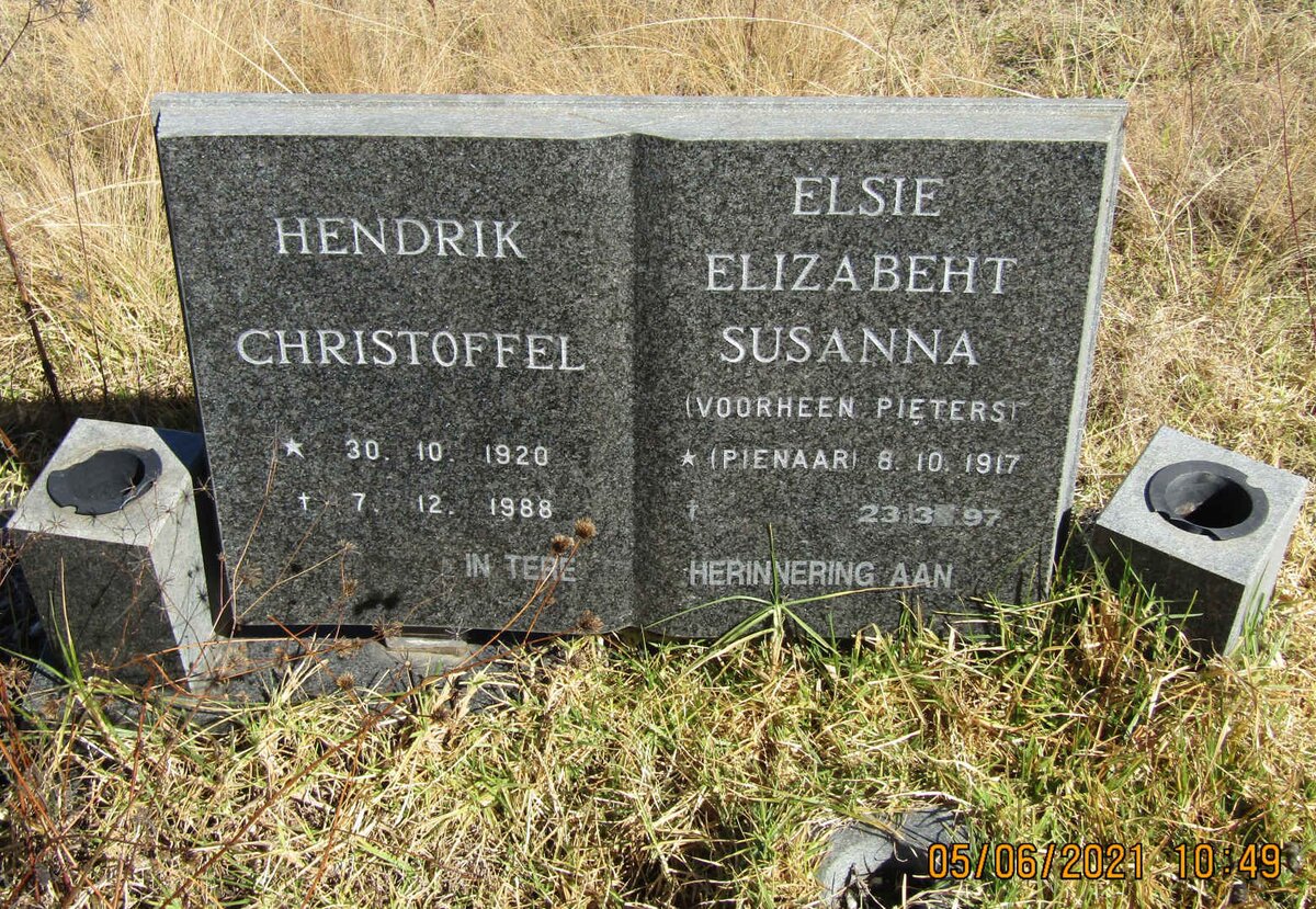 ? Hendrik Christoffel 1920-1988 &amp; Elsie Elizabeht Susanna PIENAAR formerly PIETERS 1917-1997
