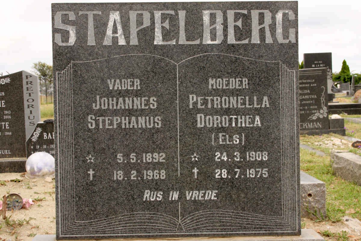 STAPELBERG Johannes Stephanus 1892-1968 &amp; Petronella Dorothea ELS 1908-1975