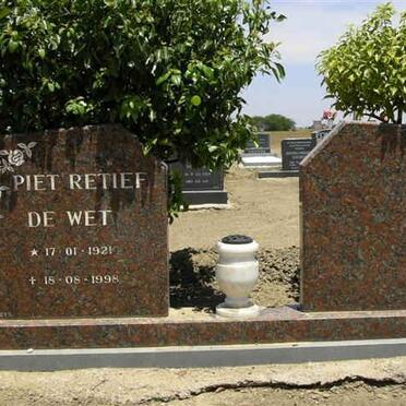 WET Piet Retief, de 1921-1998