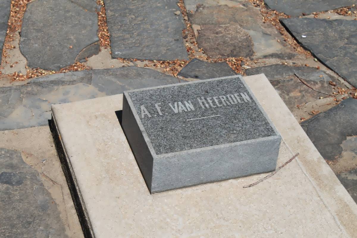 HEERDEN A.F., van