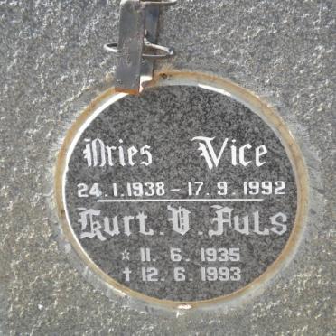FULS Kurt V. 1935-1993 :: VICE Dries 1938-1992