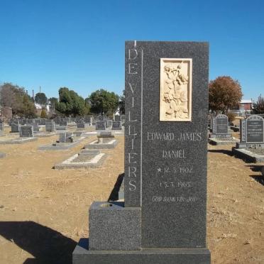 VILLIERS Edward James Daniel, de 1902-1963