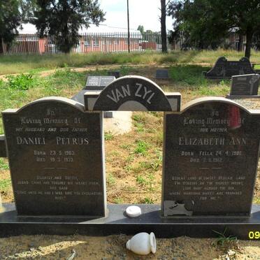 ZYL Daniel Petrus, van 1903-1973 &amp; Elizabeth Ann FELLA 1908-1982