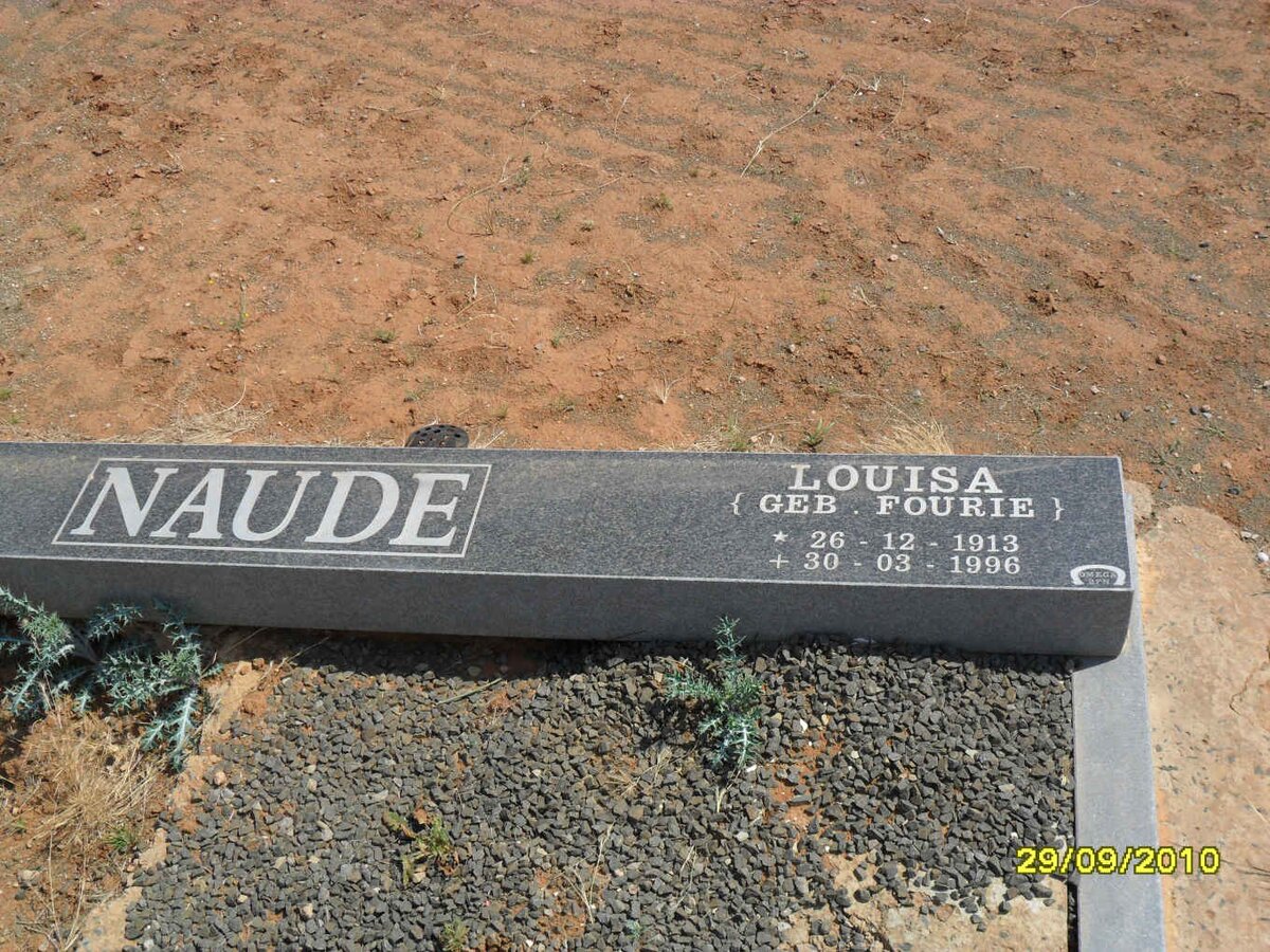 NAUDE Daniel 1921- &amp; Louisa FOURIE 1913-1996