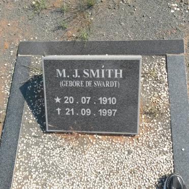 SMITH M.J. nee DE SWARDT 1910-1997