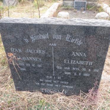 TROSKIE Izak Jacobus Johannes 1911- & Anna Elizabeth VAN WYK 1912-1960