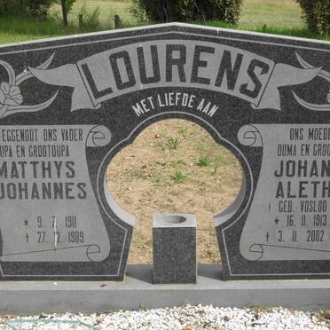 LOURENS Matthys Johannes 1911-1989 &amp; Johanna Aletha VOSLOO 1913-2002