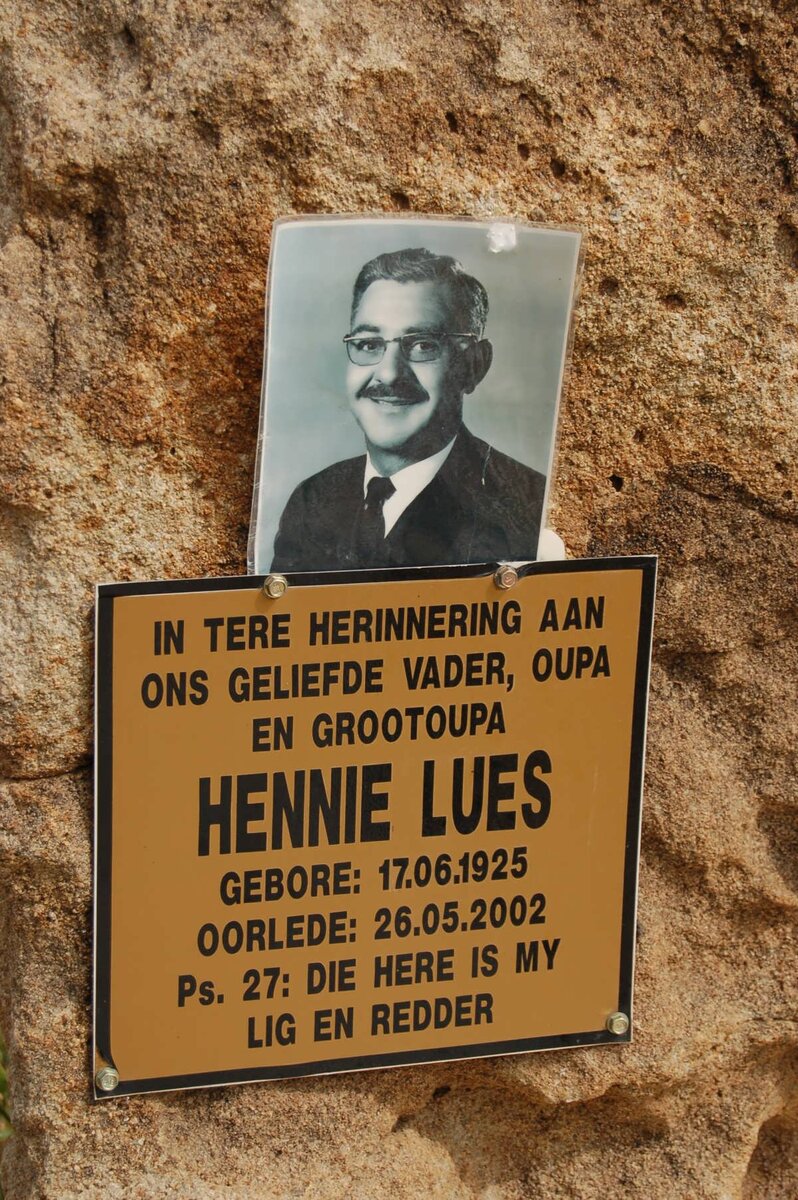 LUES Hennie 1925-2002